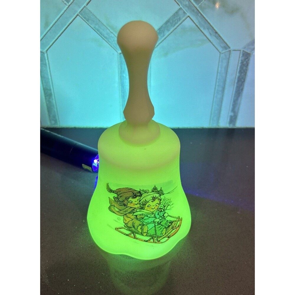 Vintage FENTON Campbell Kids Uranium Custard Glass Bell 1984 Handmade Glows